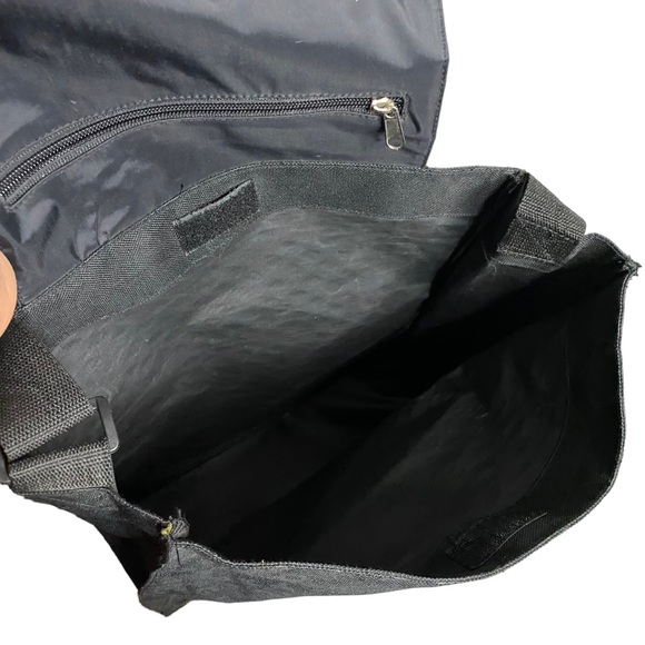 Torre & Tagus Unisex Black Shopping Stylish Tote Bag - Picture 3 of 6